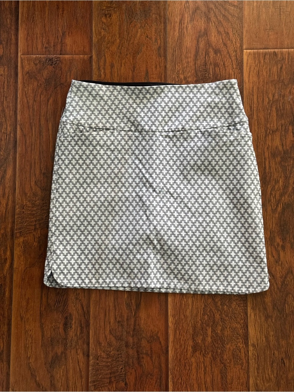 Neutral Gray Patterned Mini Skirt - Sleek Everyday Style